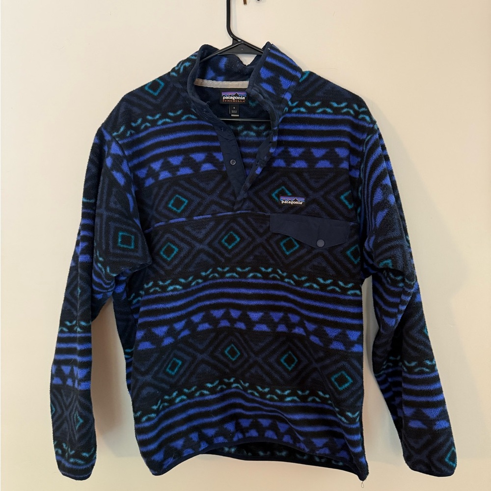 Patagonia Men’s Navy & Black Geometric Fleece Snap Pullover